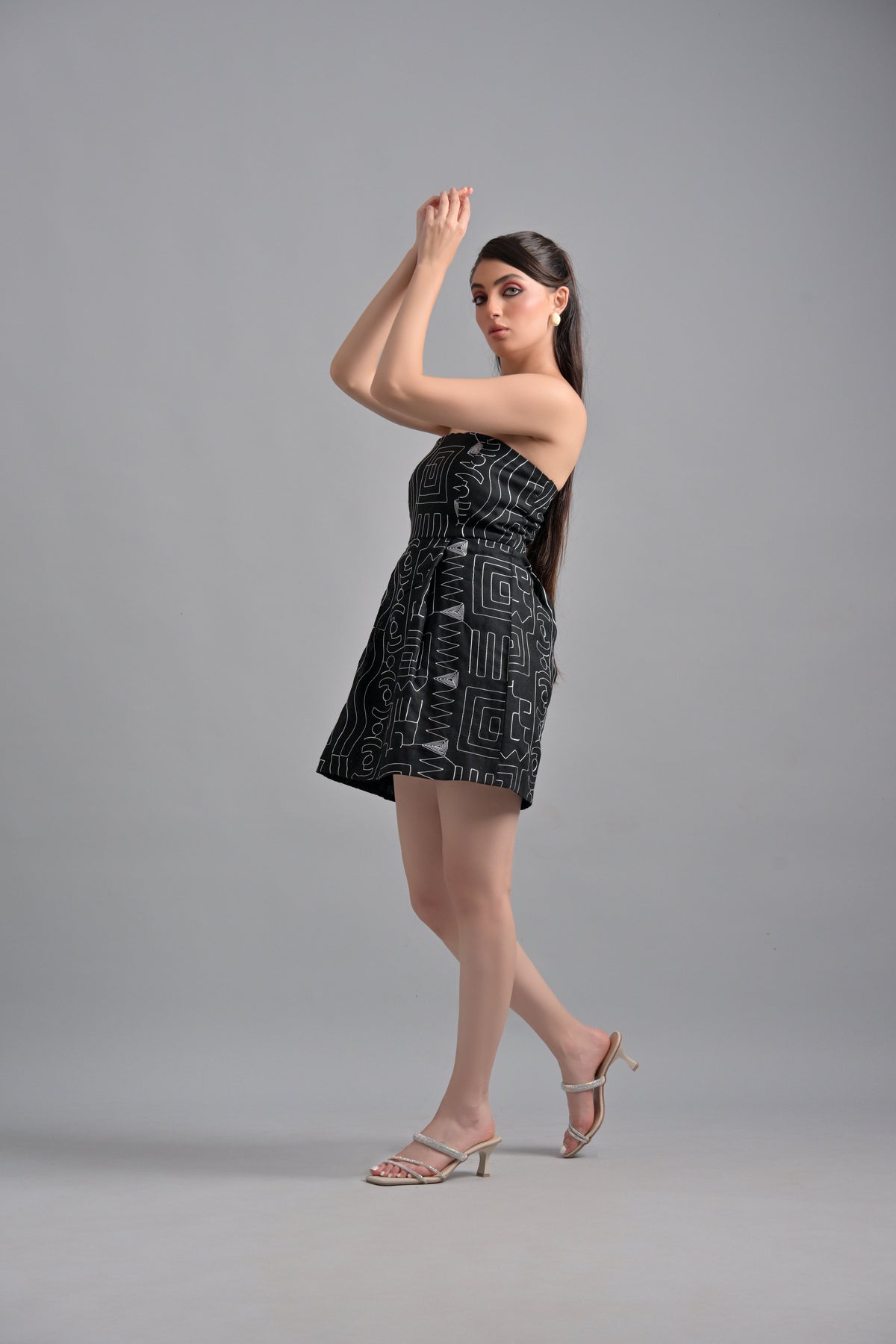 Black ambroidery short dress
