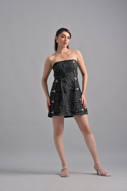 Black ambroidery short dress
